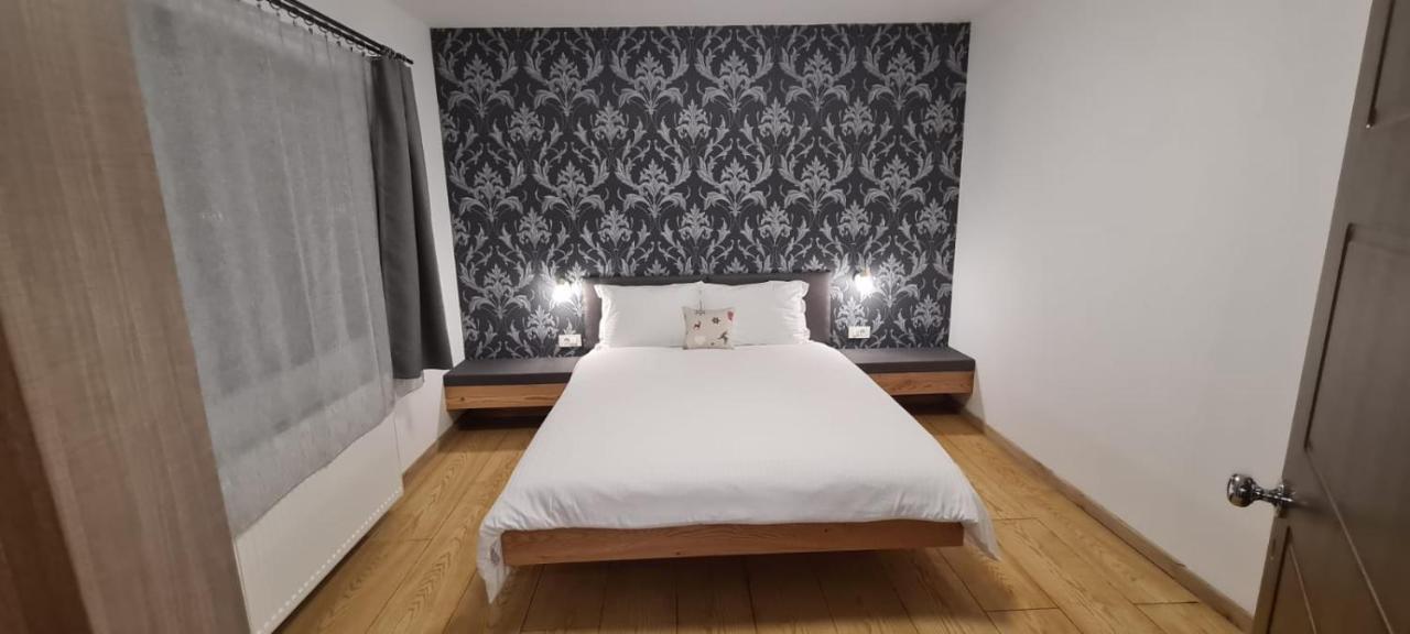 Cedar Crest Aparthotel Rîşnov Εξωτερικό φωτογραφία