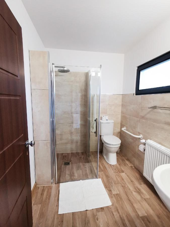 Cedar Crest Aparthotel Rîşnov Εξωτερικό φωτογραφία