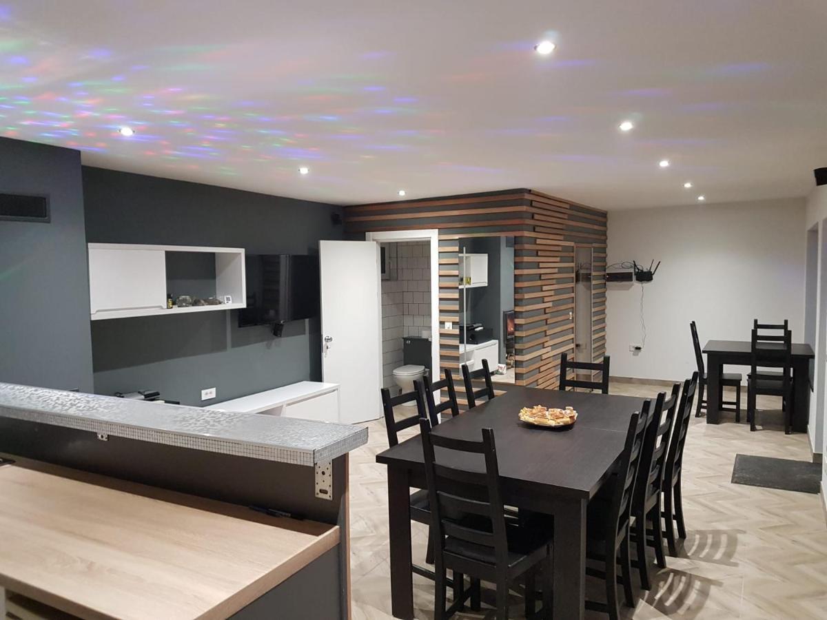 Cedar Crest Aparthotel Rîşnov Εξωτερικό φωτογραφία