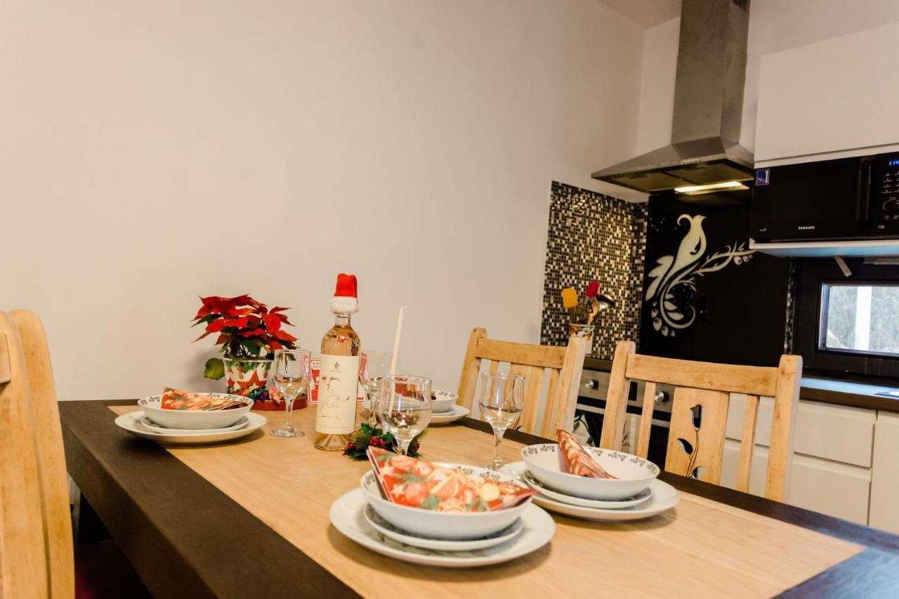 Cedar Crest Aparthotel Rîşnov Εξωτερικό φωτογραφία
